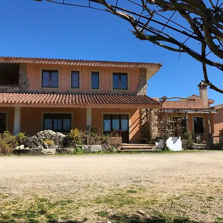 Sa Tanchitta ファームステイ Ula Tirso